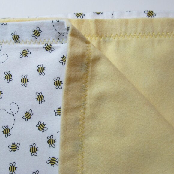 Flannel Bee Baby Blanket #153120 - Picture 3 of 3